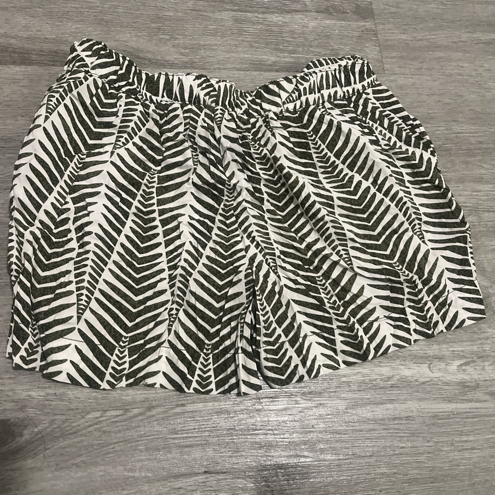 Kenneth Cole Black and White High Waist Shorts with Bold Leaf Print
